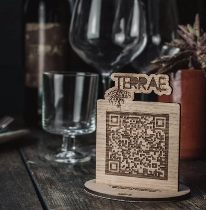 Totem madera contrachapada (QR)